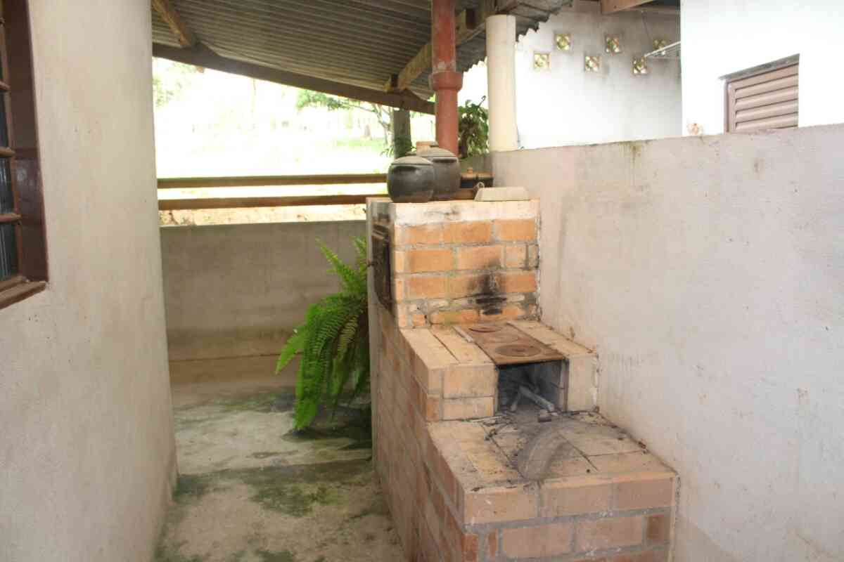 chacara-sitio-estrada cananeia-7 km de pariquera-açu-2 casas-lazer-moradia-cercada-pomar-braço magro-18