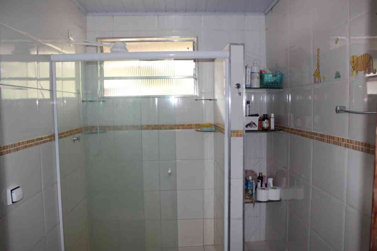 chacara-sitio-estrada cananeia-7 km de pariquera-açu-2 casas-lazer-moradia-cercada-pomar-braço magro-7