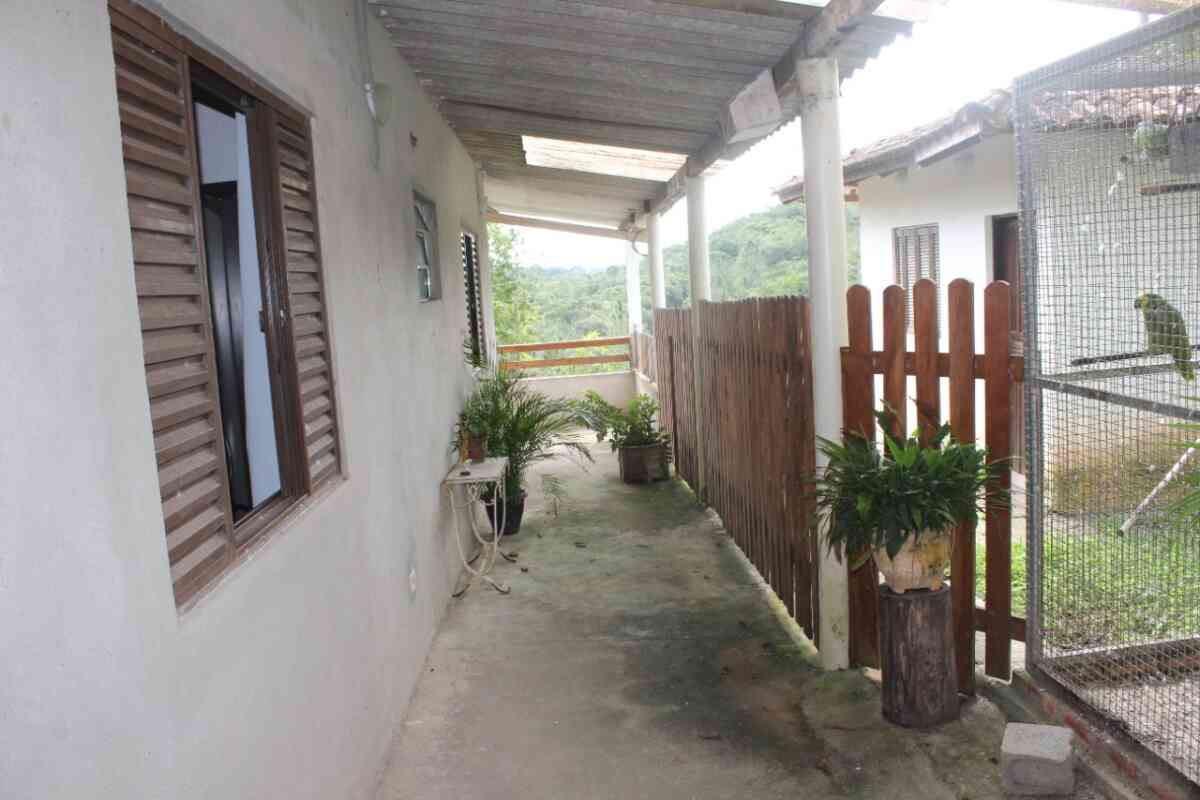 chacara-sitio-estrada cananeia-7 km de pariquera-açu-2 casas-lazer-moradia-cercada-pomar-braço magro-9