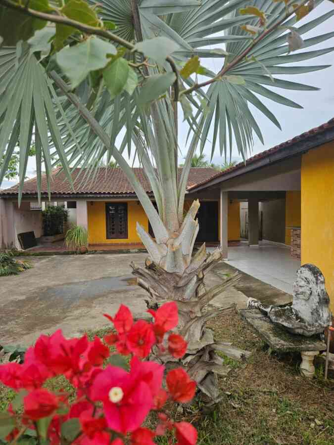 Casa-a-Venda-centro-pariquera-acu-terreno-amplo-418m2-area-total-comprar-financia-4-dormitorios-1