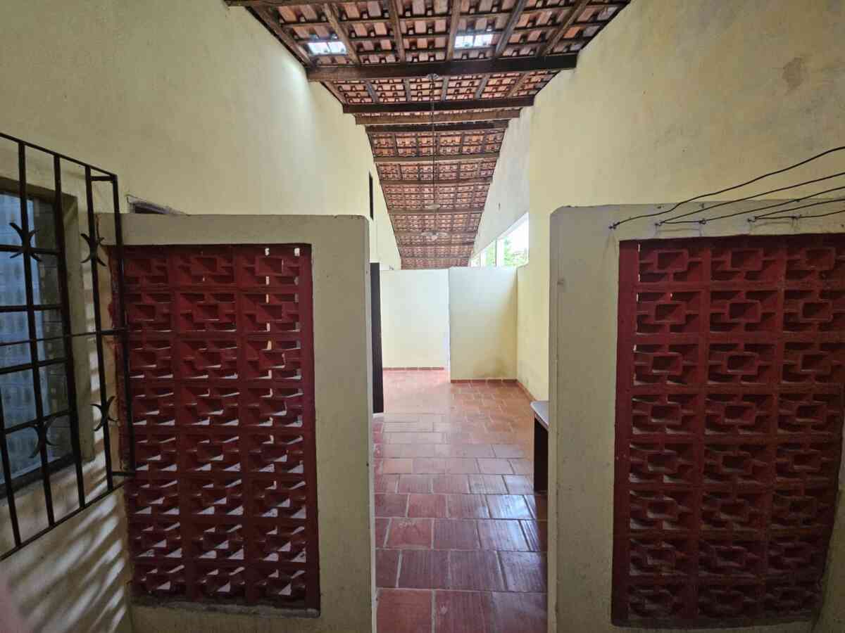 Casa-a-Venda-centro-pariquera-acu-terreno-amplo-418m2-area-total-comprar-financia-4-dormitorios-4