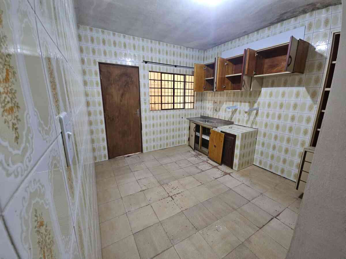 Casa-a-Venda-centro-pariquera-acu-terreno-amplo-418m2-area-total-comprar-financia-4-dormitorios-6