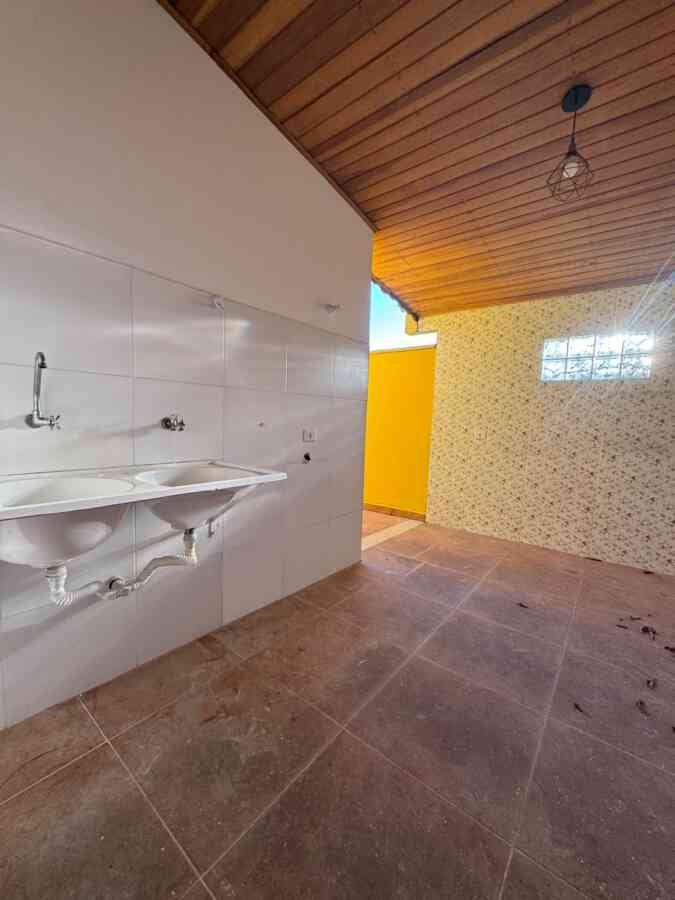 casa-a-venda-2-dormitorios-suite-garagem-pariquera-acu-sp-financia-minha-casa-minha-vida-8