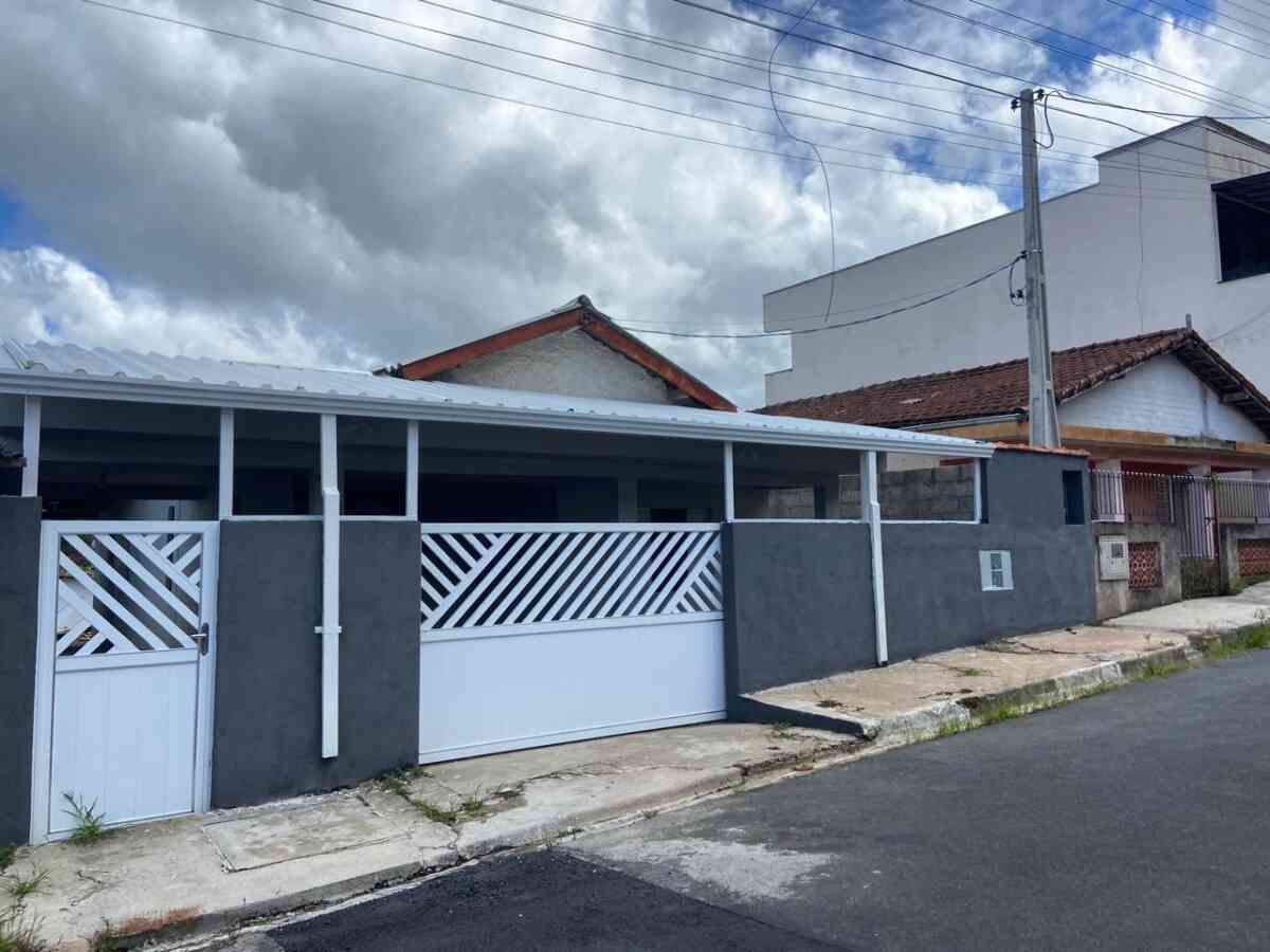casa-a-venda-vila-roseli-pariquera-acu-4-dormitorios-sala-cozinha-garagem-financiamento