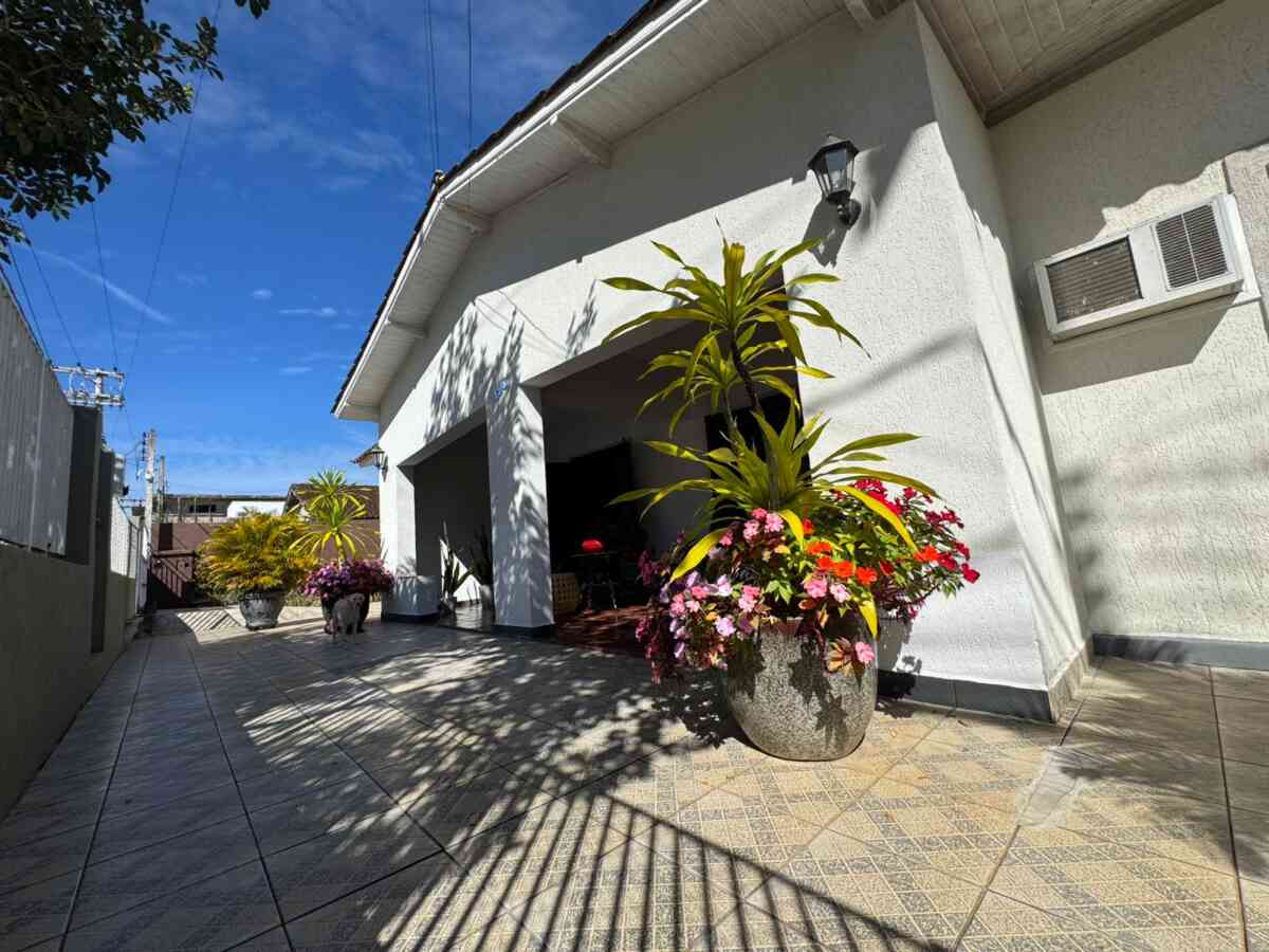 Casa-a-venda-centro-pariquera-açu-4-quartos-2-salas-cozinha-area-gourmet-11