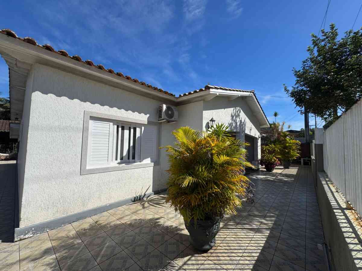 Casa-a-venda-centro-pariquera-açu-4-quartos-2-salas-cozinha-area-gourmet-14