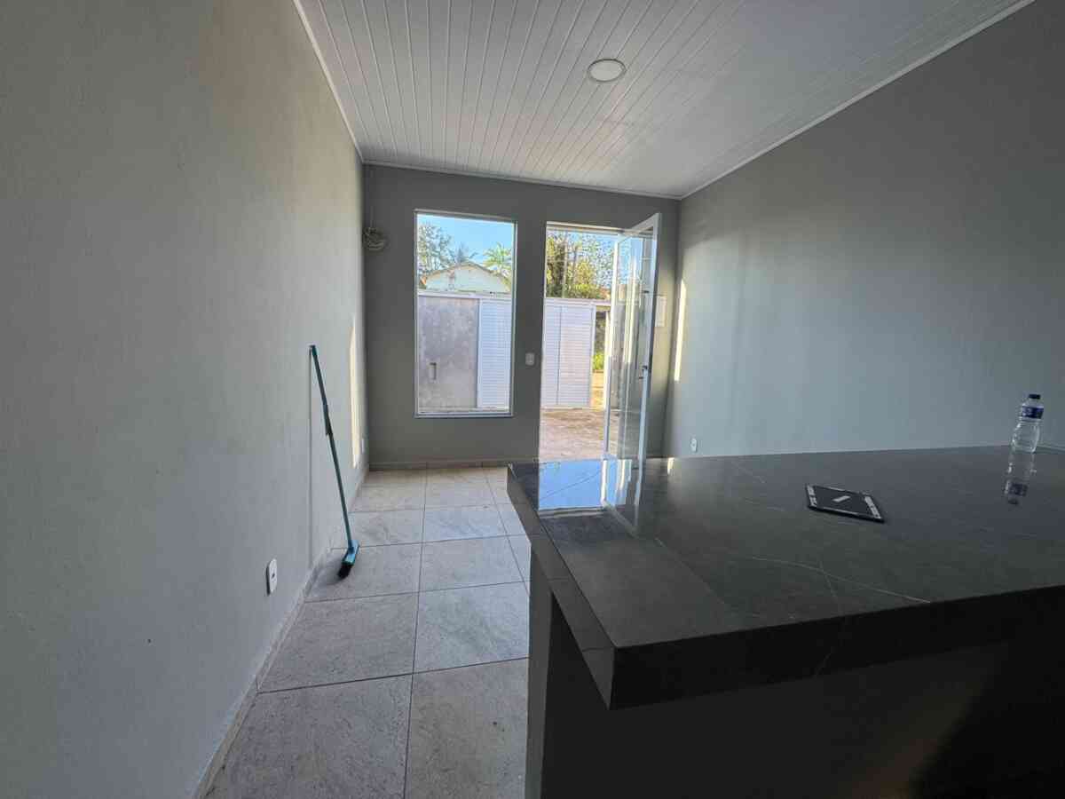 casa-2-dormitorios-garagem-murada-moderna-venda-compra-pariquera-acu-sp-150m2-area-total-4