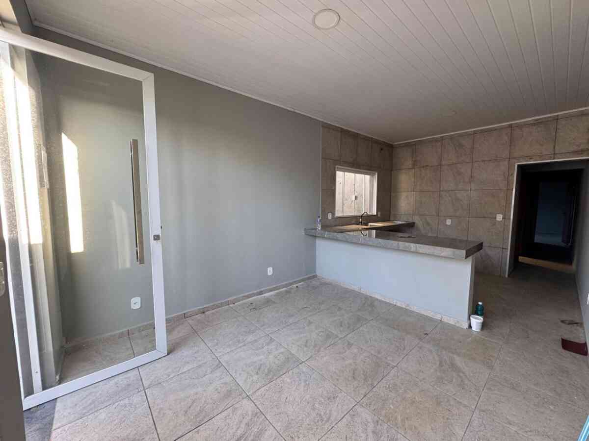 casa-2-dormitorios-garagem-murada-moderna-venda-compra-pariquera-acu-sp-150m2-area-total-5