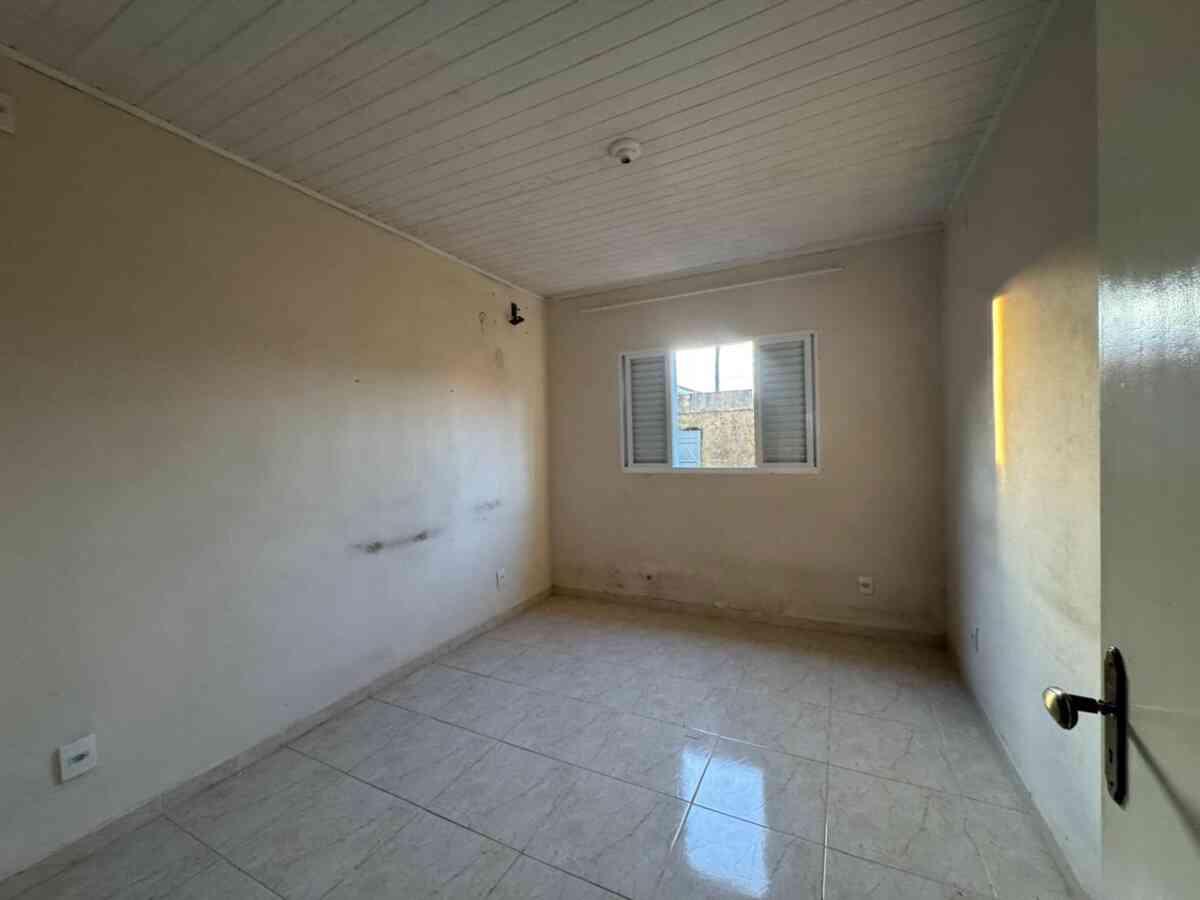 casa-a-venda-vila-roseli-pariquera-acu-sp-2-dormitorios-mais-um-sobrado-com-2-dormitorios-5