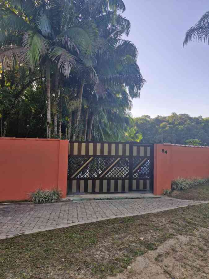 chacara-sitio-a-venda-em-pariquera-acu-sp-lago-pomar-peixe-casa-suite-2-dormitorios-churrasqueira-proxima-centro-lazer-moradia